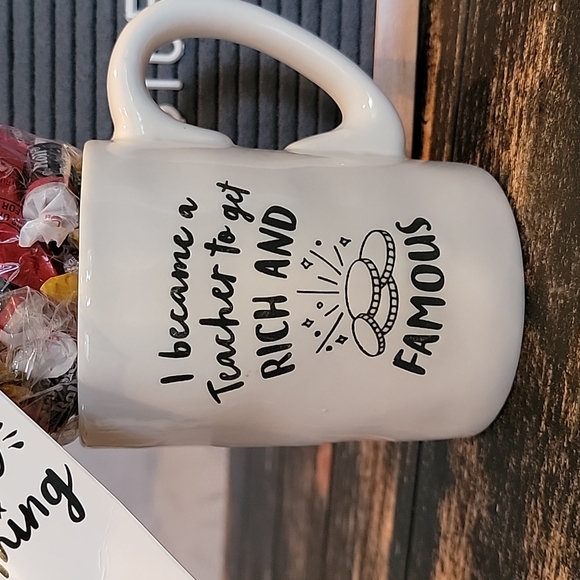 NIB Teacher 🎁 😍  Appreciation Gift! Mug, balloon, candy, bow, gift tag & box - Picture 6 of 8